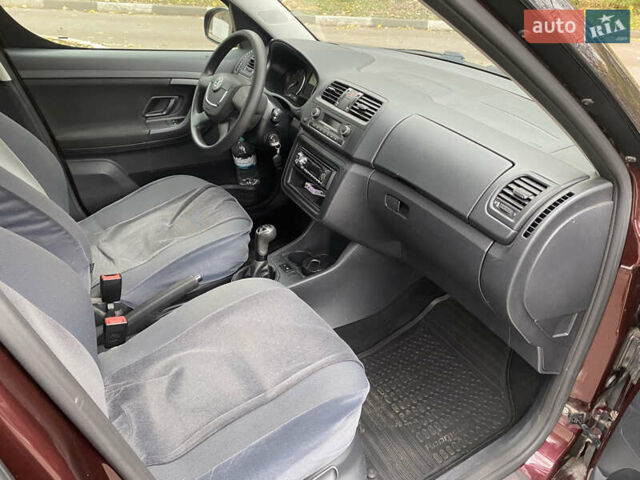 Красный Шкода Румстер, объемом двигателя 1.39 л и пробегом 48 тыс. км за 6700 $, фото 15 на Automoto.ua