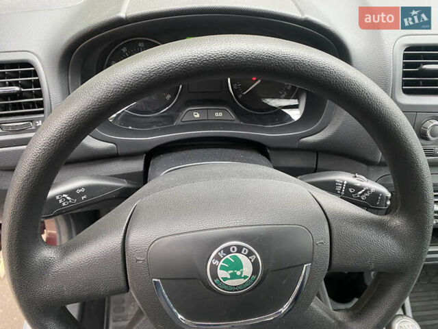 Красный Шкода Румстер, объемом двигателя 1.39 л и пробегом 48 тыс. км за 6700 $, фото 24 на Automoto.ua