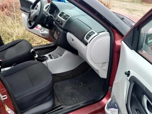 Красный Шкода Румстер, объемом двигателя 1.4 л и пробегом 326 тыс. км за 4300 $, фото 6 на Automoto.ua