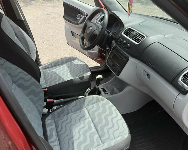 Красный Шкода Румстер, объемом двигателя 1.4 л и пробегом 212 тыс. км за 5700 $, фото 10 на Automoto.ua