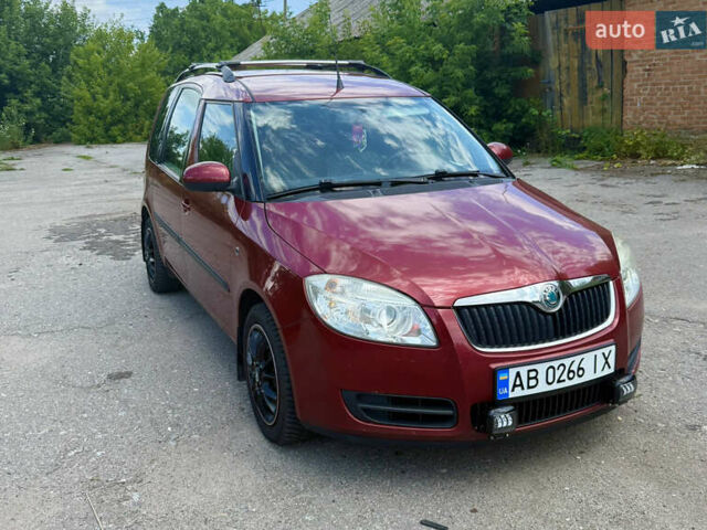Красный Шкода Румстер, объемом двигателя 1.4 л и пробегом 212 тыс. км за 5700 $, фото 1 на Automoto.ua