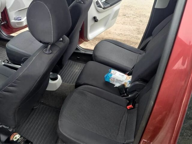 Красный Шкода Румстер, объемом двигателя 1.4 л и пробегом 326 тыс. км за 4300 $, фото 7 на Automoto.ua