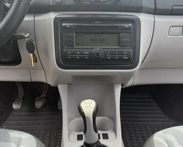 Красный Шкода Румстер, объемом двигателя 1.4 л и пробегом 212 тыс. км за 5700 $, фото 8 на Automoto.ua