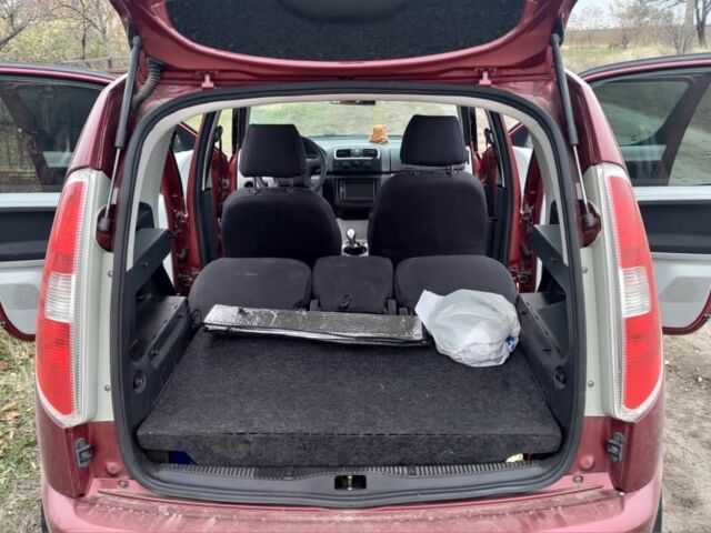 Красный Шкода Румстер, объемом двигателя 1.4 л и пробегом 326 тыс. км за 4300 $, фото 9 на Automoto.ua