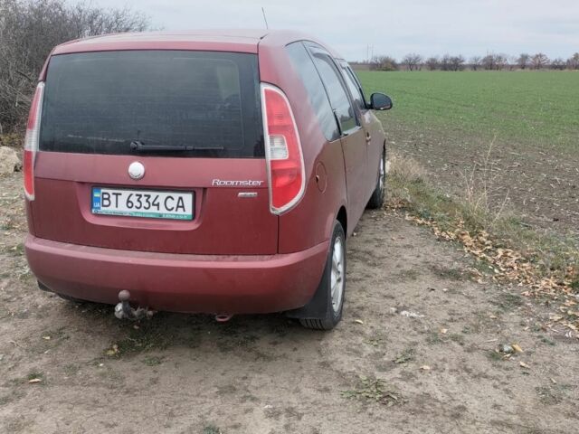 Красный Шкода Румстер, объемом двигателя 1.4 л и пробегом 326 тыс. км за 4300 $, фото 4 на Automoto.ua