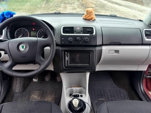 Красный Шкода Румстер, объемом двигателя 1.4 л и пробегом 326 тыс. км за 4300 $, фото 5 на Automoto.ua