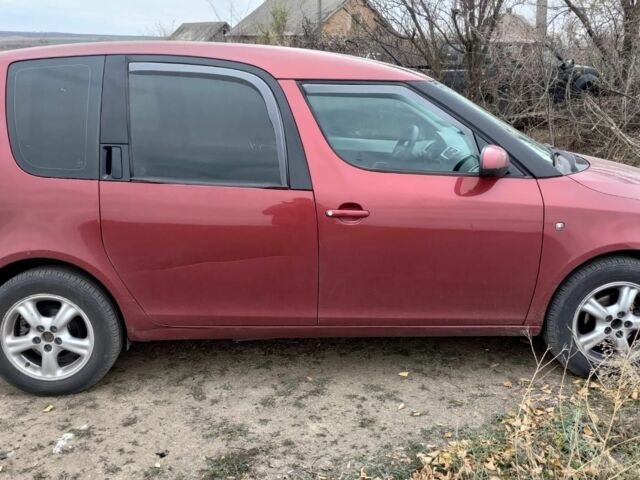 Красный Шкода Румстер, объемом двигателя 1.4 л и пробегом 326 тыс. км за 4300 $, фото 3 на Automoto.ua