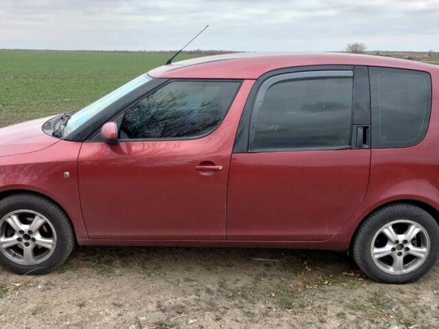 Красный Шкода Румстер, объемом двигателя 1.4 л и пробегом 326 тыс. км за 4300 $, фото 2 на Automoto.ua