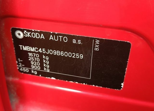 Червоний Шкода Румстер, об'ємом двигуна 1.4 л та пробігом 275 тис. км за 5000 $, фото 4 на Automoto.ua