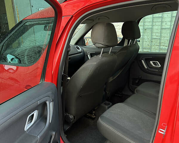 Красный Шкода Румстер, объемом двигателя 1.4 л и пробегом 190 тыс. км за 5300 $, фото 6 на Automoto.ua