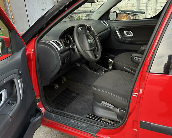 Красный Шкода Румстер, объемом двигателя 1.4 л и пробегом 190 тыс. км за 5300 $, фото 5 на Automoto.ua