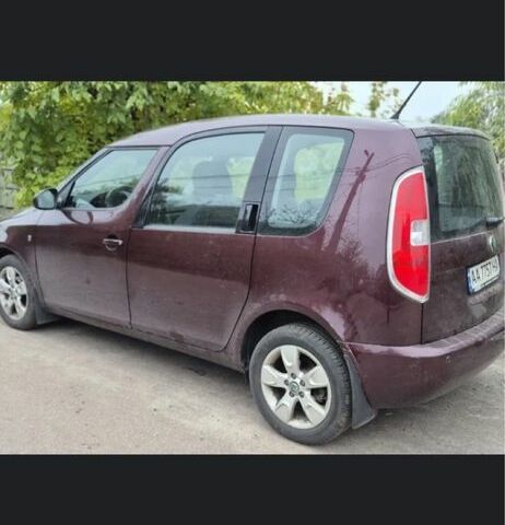 Красный Шкода Румстер, объемом двигателя 1.4 л и пробегом 49 тыс. км за 6700 $, фото 2 на Automoto.ua