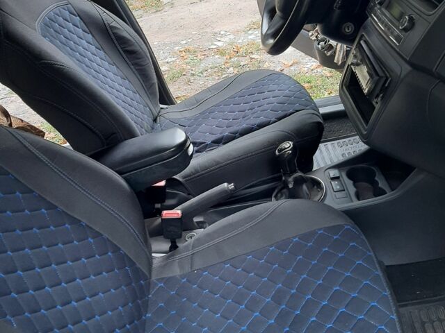 Червоний Шкода Румстер, об'ємом двигуна 1.4 л та пробігом 200 тис. км за 5600 $, фото 6 на Automoto.ua