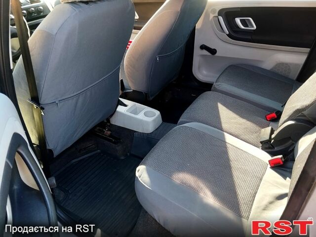 Шкода Румстер, объемом двигателя 1.4 л и пробегом 170 тыс. км за 4200 $, фото 5 на Automoto.ua