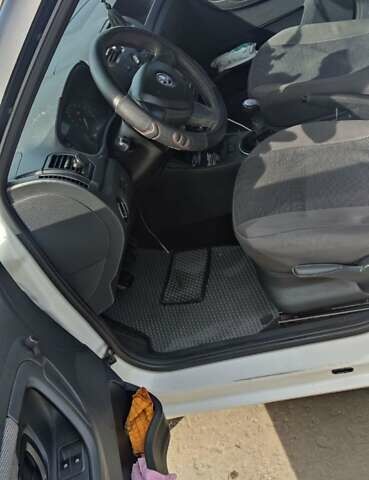 Шкода Румстер, объемом двигателя 1.2 л и пробегом 461 тыс. км за 8750 $, фото 9 на Automoto.ua