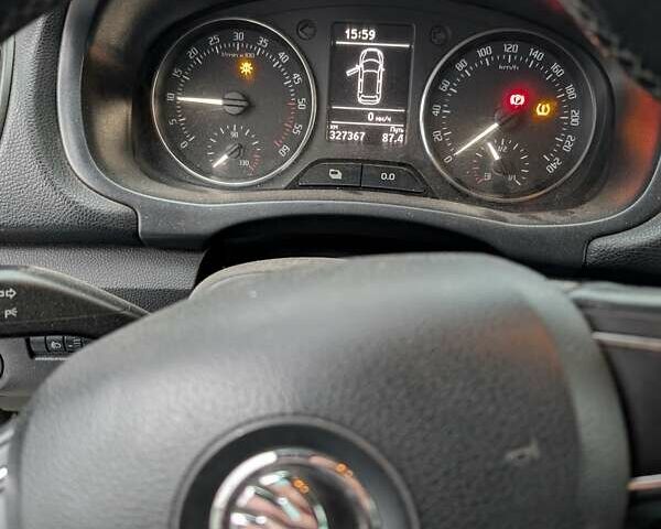 Шкода Румстер, объемом двигателя 0 л и пробегом 327 тыс. км за 6700 $, фото 5 на Automoto.ua