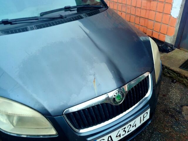 Серый Шкода Румстер, объемом двигателя 1.4 л и пробегом 375 тыс. км за 2800 $, фото 2 на Automoto.ua