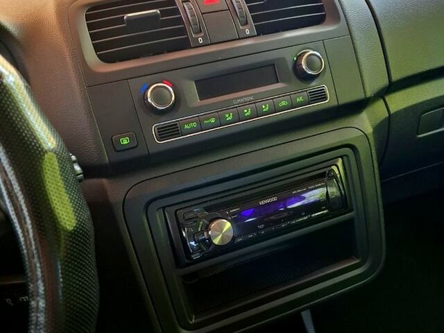 Серый Шкода Румстер, объемом двигателя 1.4 л и пробегом 100 тыс. км за 7000 $, фото 5 на Automoto.ua