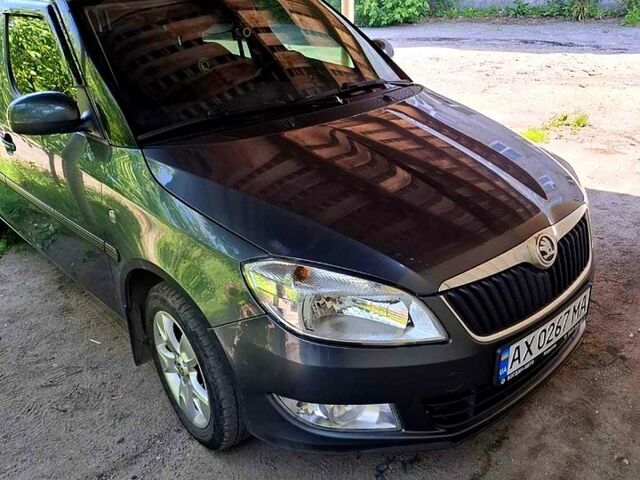 Серый Шкода Румстер, объемом двигателя 1.4 л и пробегом 100 тыс. км за 7000 $, фото 2 на Automoto.ua