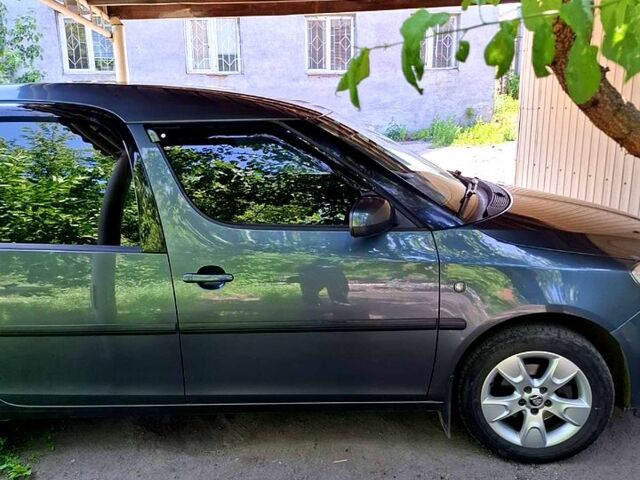 Серый Шкода Румстер, объемом двигателя 1.4 л и пробегом 100 тыс. км за 7000 $, фото 6 на Automoto.ua