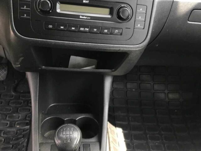 Серый Шкода Румстер, объемом двигателя 1.6 л и пробегом 180 тыс. км за 6200 $, фото 5 на Automoto.ua