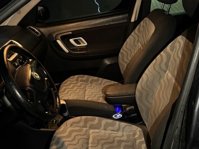 Сірий Шкода Румстер, об'ємом двигуна 1.4 л та пробігом 181 тис. км за 4750 $, фото 18 на Automoto.ua