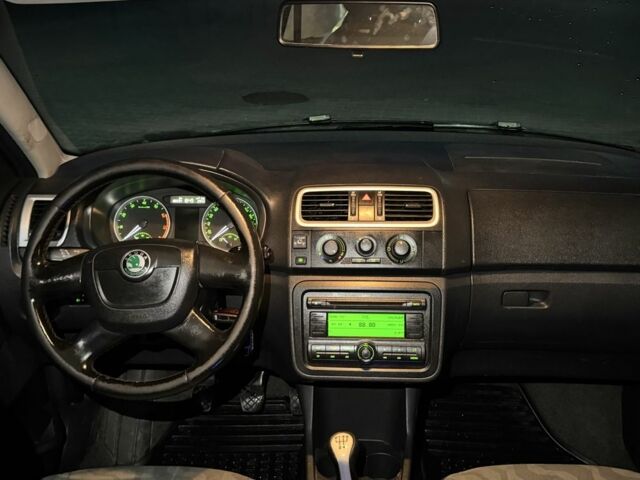 Сірий Шкода Румстер, об'ємом двигуна 1.4 л та пробігом 181 тис. км за 4750 $, фото 14 на Automoto.ua