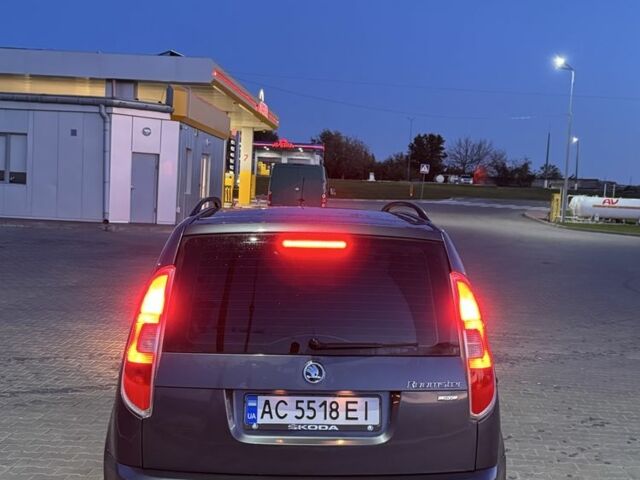Сірий Шкода Румстер, об'ємом двигуна 1.4 л та пробігом 181 тис. км за 4750 $, фото 4 на Automoto.ua