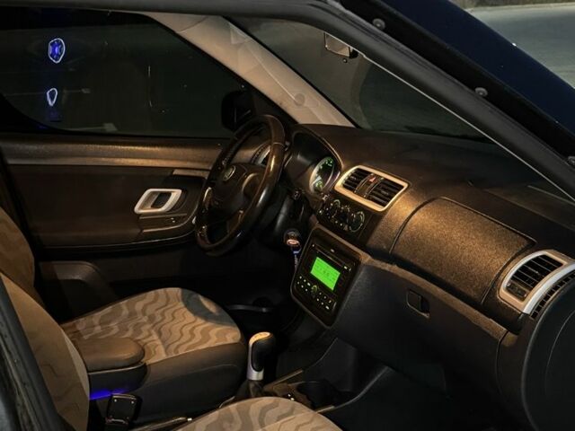 Сірий Шкода Румстер, об'ємом двигуна 1.4 л та пробігом 181 тис. км за 4750 $, фото 23 на Automoto.ua