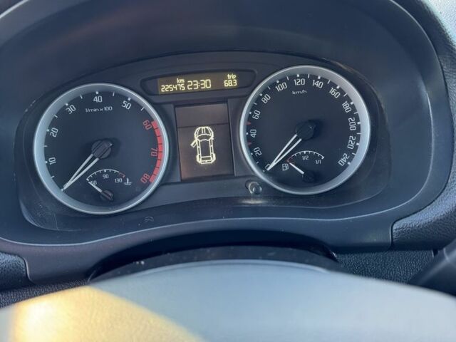 Шкода Румстер 2008 в Лубнах на Automoto.ua Серый Шкода Румстер, объемом двигателя 1.6 л и пробегом 225 тыс. км за 5999 $, фото 8 на Automoto.ua