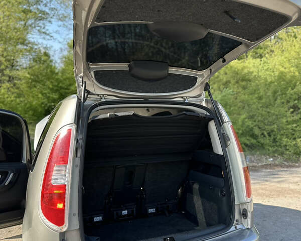 Серый Шкода Румстер, объемом двигателя 1.6 л и пробегом 228 тыс. км за 6500 $, фото 20 на Automoto.ua