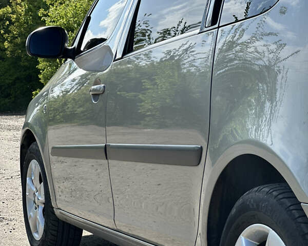 Серый Шкода Румстер, объемом двигателя 1.6 л и пробегом 228 тыс. км за 6500 $, фото 5 на Automoto.ua