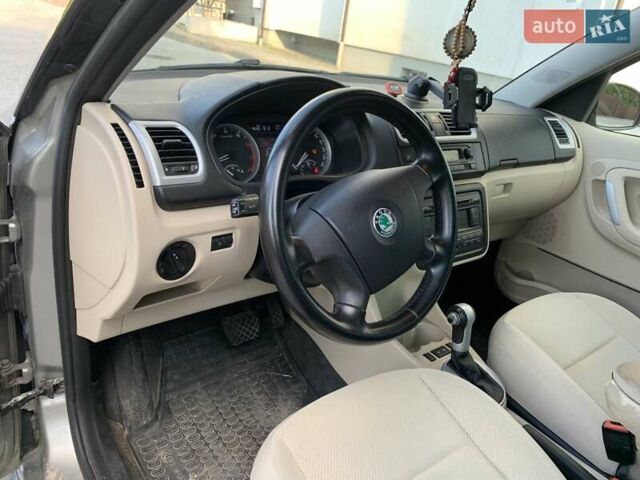 Серый Шкода Румстер, объемом двигателя 1.6 л и пробегом 198 тыс. км за 5800 $, фото 8 на Automoto.ua