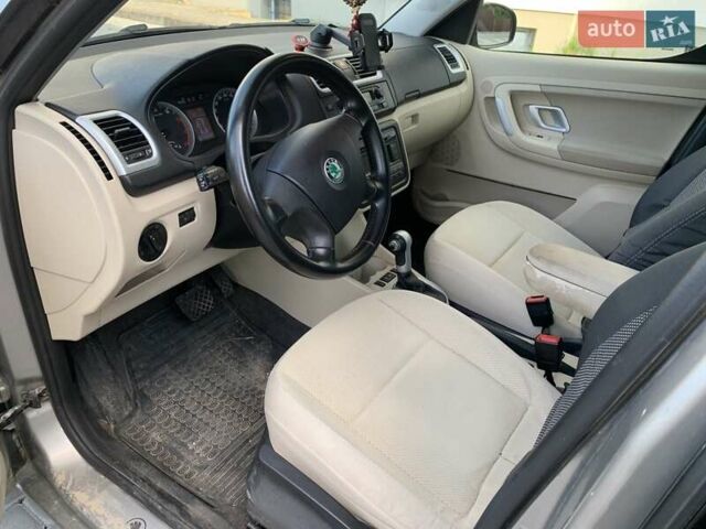 Серый Шкода Румстер, объемом двигателя 1.6 л и пробегом 198 тыс. км за 5800 $, фото 10 на Automoto.ua