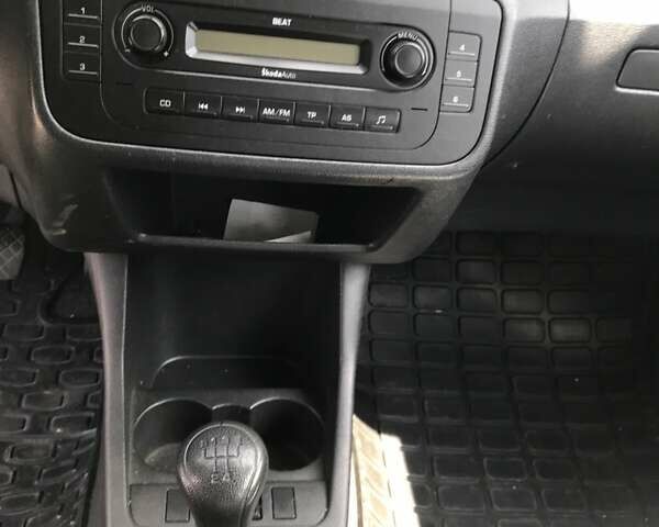 Серый Шкода Румстер, объемом двигателя 1.6 л и пробегом 180 тыс. км за 6550 $, фото 5 на Automoto.ua