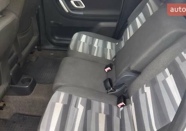 Серый Шкода Румстер, объемом двигателя 0 л и пробегом 202 тыс. км за 4800 $, фото 2 на Automoto.ua