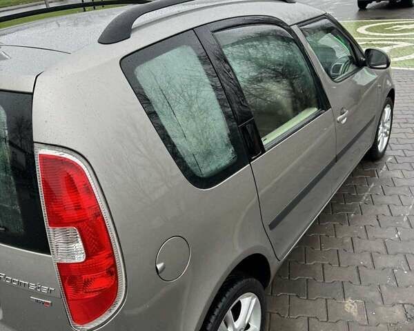 Сірий Шкода Румстер, об'ємом двигуна 1.6 л та пробігом 217 тис. км за 5499 $, фото 10 на Automoto.ua