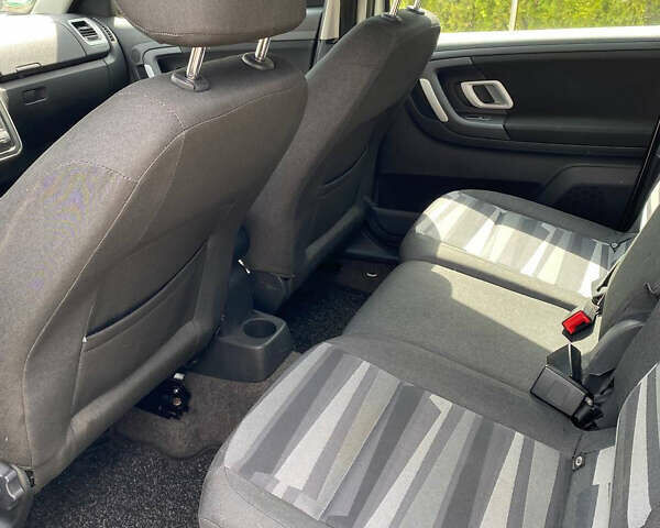 Сірий Шкода Румстер, об'ємом двигуна 1.6 л та пробігом 214 тис. км за 5990 $, фото 12 на Automoto.ua