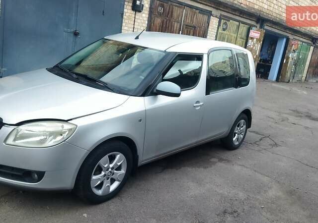 Серый Шкода Румстер, объемом двигателя 0 л и пробегом 202 тыс. км за 4800 $, фото 5 на Automoto.ua