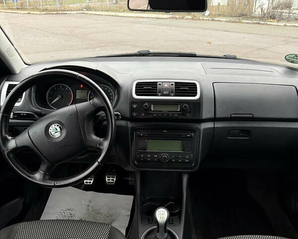 Серый Шкода Румстер, объемом двигателя 1.4 л и пробегом 193 тыс. км за 5300 $, фото 17 на Automoto.ua
