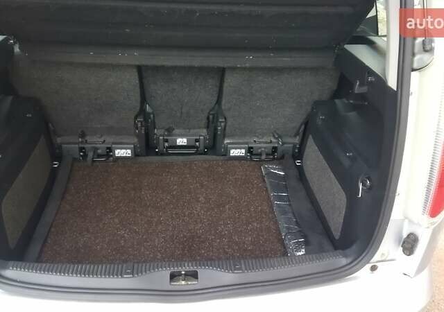 Серый Шкода Румстер, объемом двигателя 0 л и пробегом 202 тыс. км за 4800 $, фото 6 на Automoto.ua