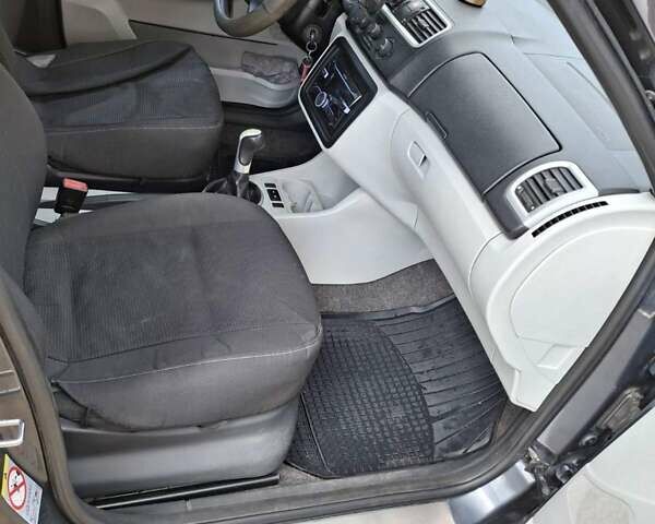 Серый Шкода Румстер, объемом двигателя 1.39 л и пробегом 169 тыс. км за 4950 $, фото 3 на Automoto.ua