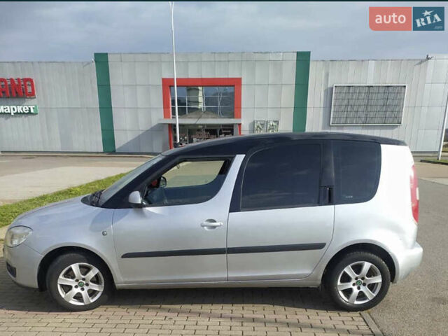 Серый Шкода Румстер, объемом двигателя 1.4 л и пробегом 250 тыс. км за 4500 $, фото 2 на Automoto.ua