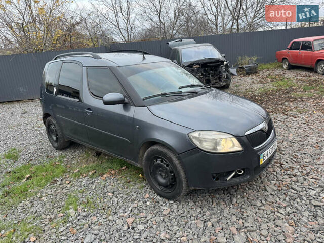 Серый Шкода Румстер, объемом двигателя 1.42 л и пробегом 300 тыс. км за 2600 $, фото 1 на Automoto.ua