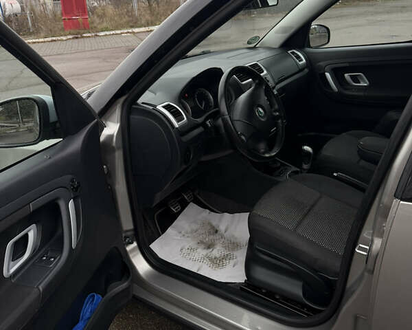 Серый Шкода Румстер, объемом двигателя 1.4 л и пробегом 193 тыс. км за 5300 $, фото 14 на Automoto.ua