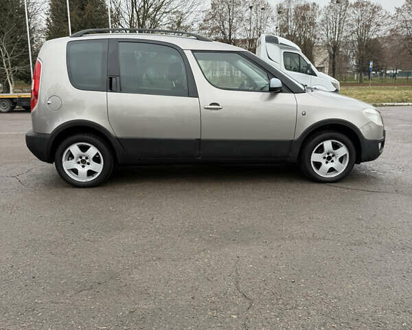 Серый Шкода Румстер, объемом двигателя 1.4 л и пробегом 193 тыс. км за 5300 $, фото 2 на Automoto.ua