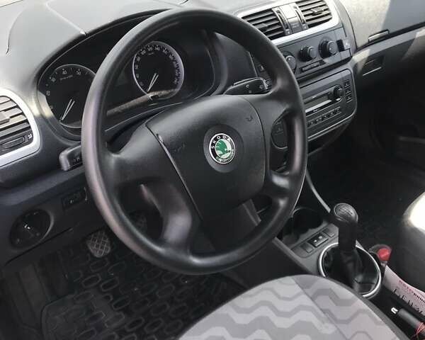 Серый Шкода Румстер, объемом двигателя 1.6 л и пробегом 180 тыс. км за 6550 $, фото 4 на Automoto.ua