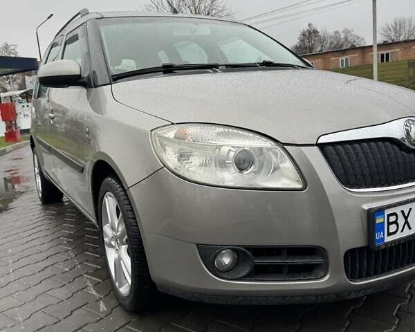 Сірий Шкода Румстер, об'ємом двигуна 1.6 л та пробігом 217 тис. км за 5499 $, фото 1 на Automoto.ua