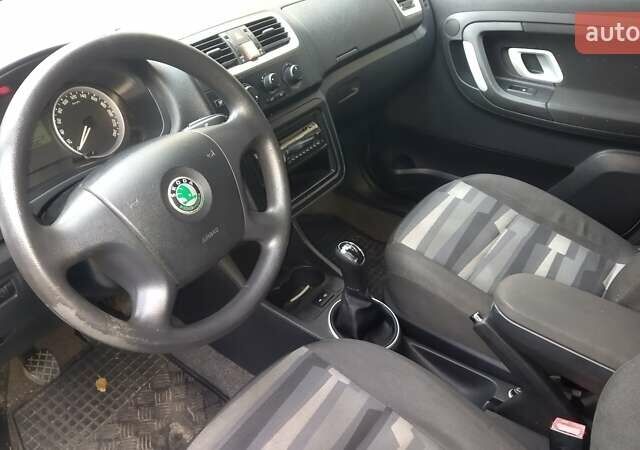 Серый Шкода Румстер, объемом двигателя 0 л и пробегом 202 тыс. км за 4800 $, фото 8 на Automoto.ua