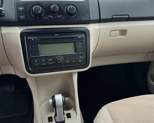 Сірий Шкода Румстер, об'ємом двигуна 1.6 л та пробігом 217 тис. км за 5499 $, фото 32 на Automoto.ua